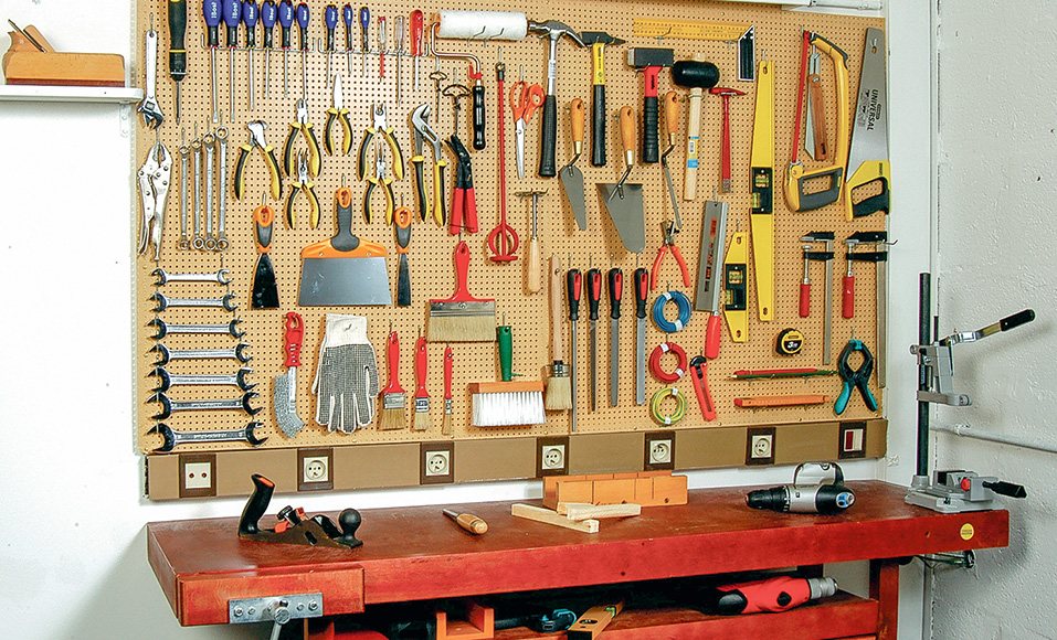 Installer un panneau d'atelier pour ranger ses outils