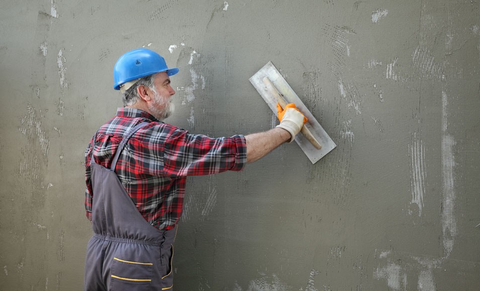 Comment faire un enduit de mortier sur un mur intérieur ou extérieur