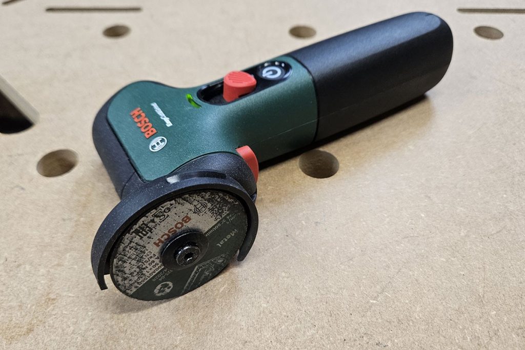 Test complet de la mini meuleuse Bosch EasyCut&Grind